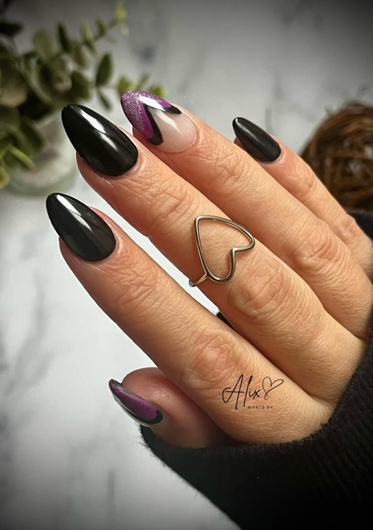 Phinx black gel polish