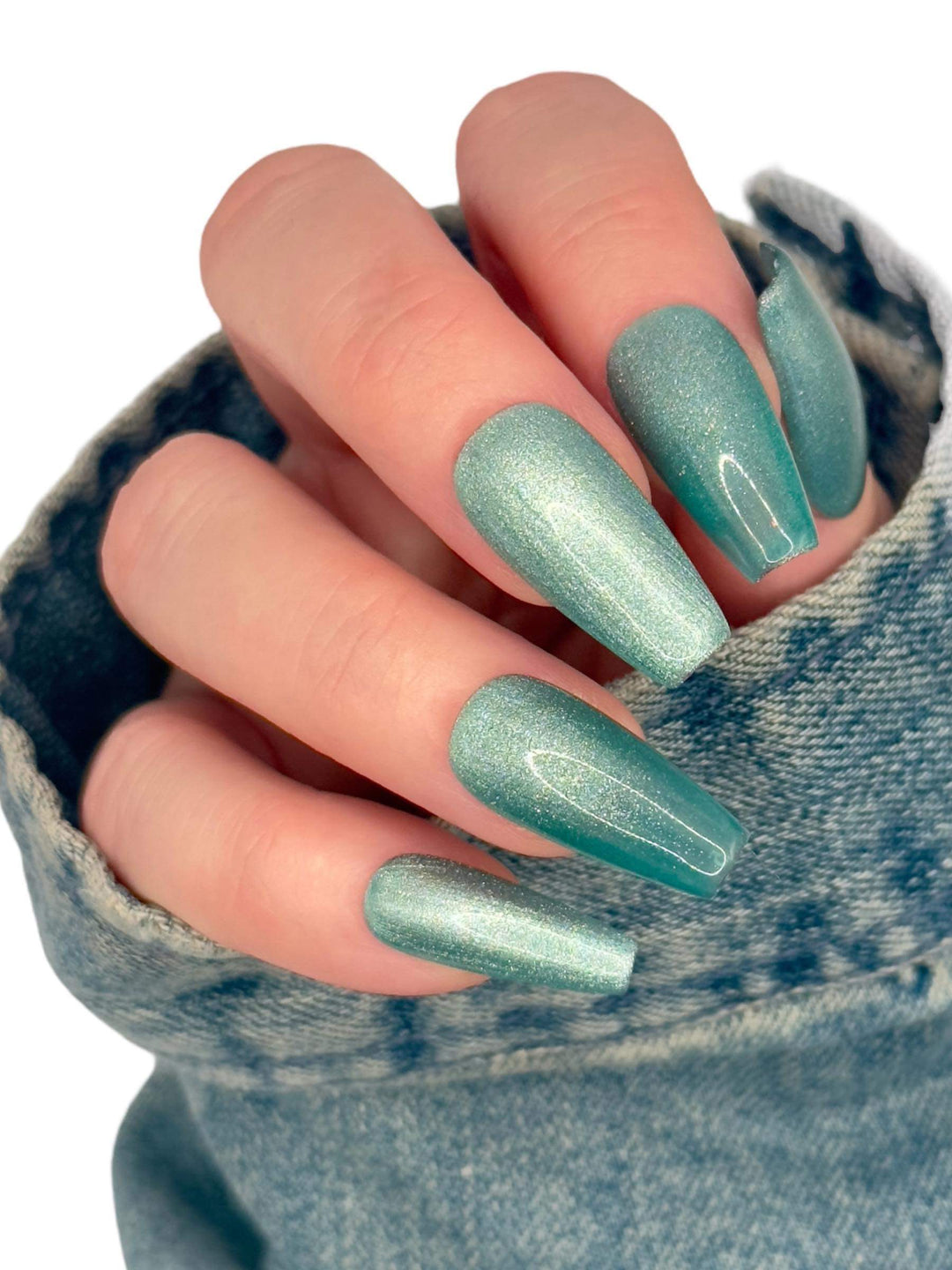 Blue Magnesite- Soda Crystal Cat Eye Gel