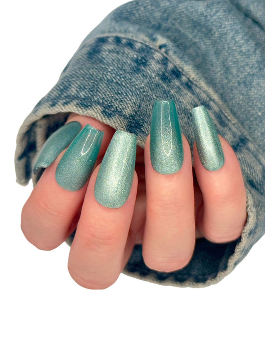 Blue Magnesite- Soda Crystal Cat Eye Gel