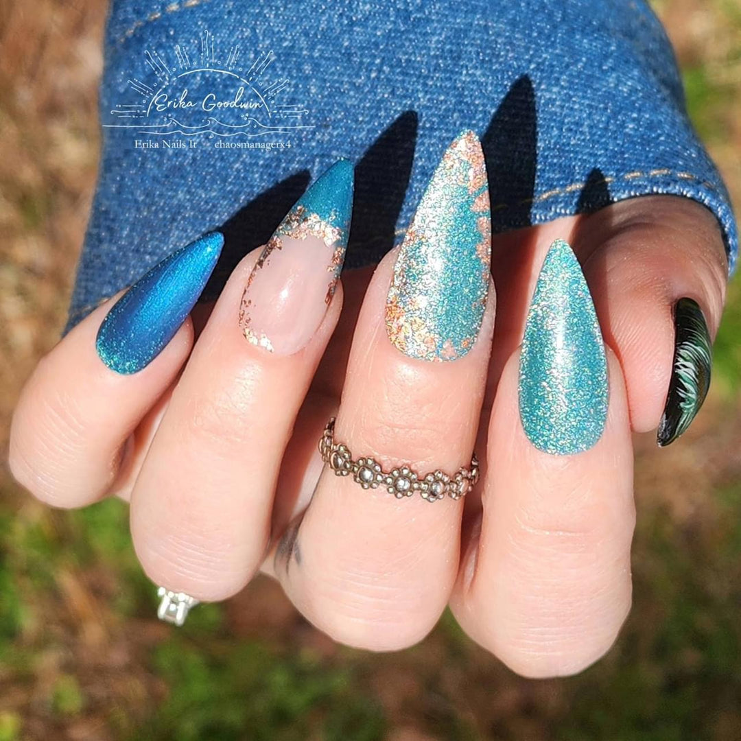 Blue Magnesite- Soda Crystal Cat Eye Gel