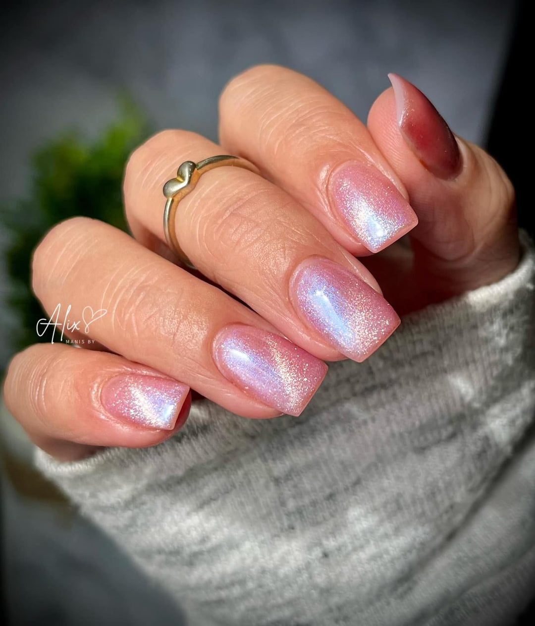 Rose Pearl- Pearlescent Cat Eye Gel - Sundara Nails