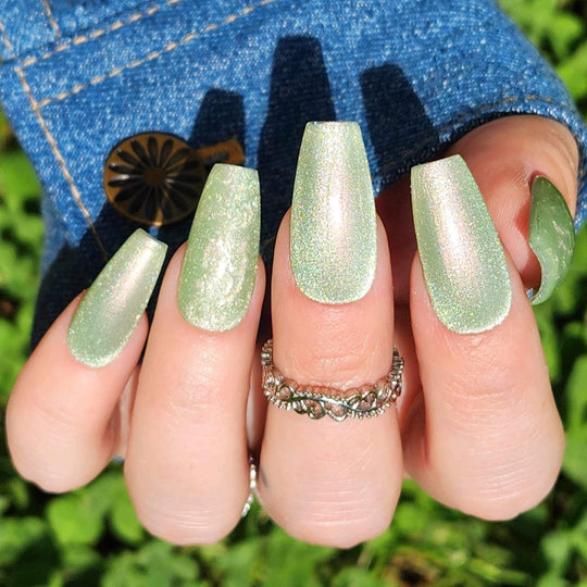 ight Green Pearl- Pearlescent Cat Eye Gel